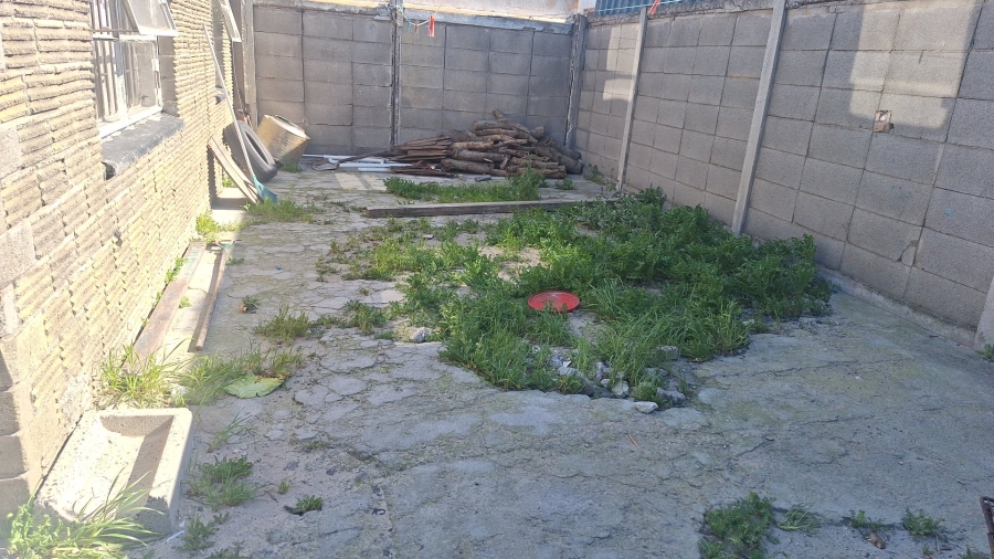 3 Bedroom Property for Sale in Lentegeur Western Cape